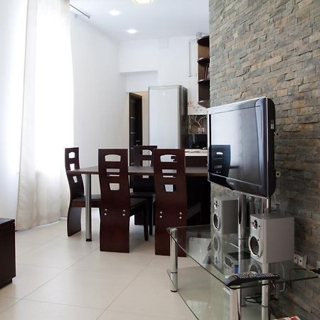 Your Comfortable Stay In Apartment Next To Opera House Lviv Bagian luar foto